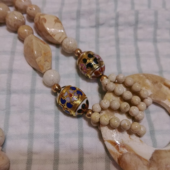 Vintage Custom Necklace. Stone Circle. Plastic beads. String. 2 Glass beads - Picture 4 of 5